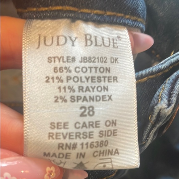 Women’s Judy Blue Mid Rise Relaxed Fit Jeans - Picture 5 of 7